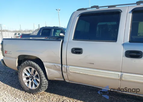 2005 Chevrolet Silverado 1500 Ls z USA, uszkodzony, nr VIN 2GCEK13T851100452